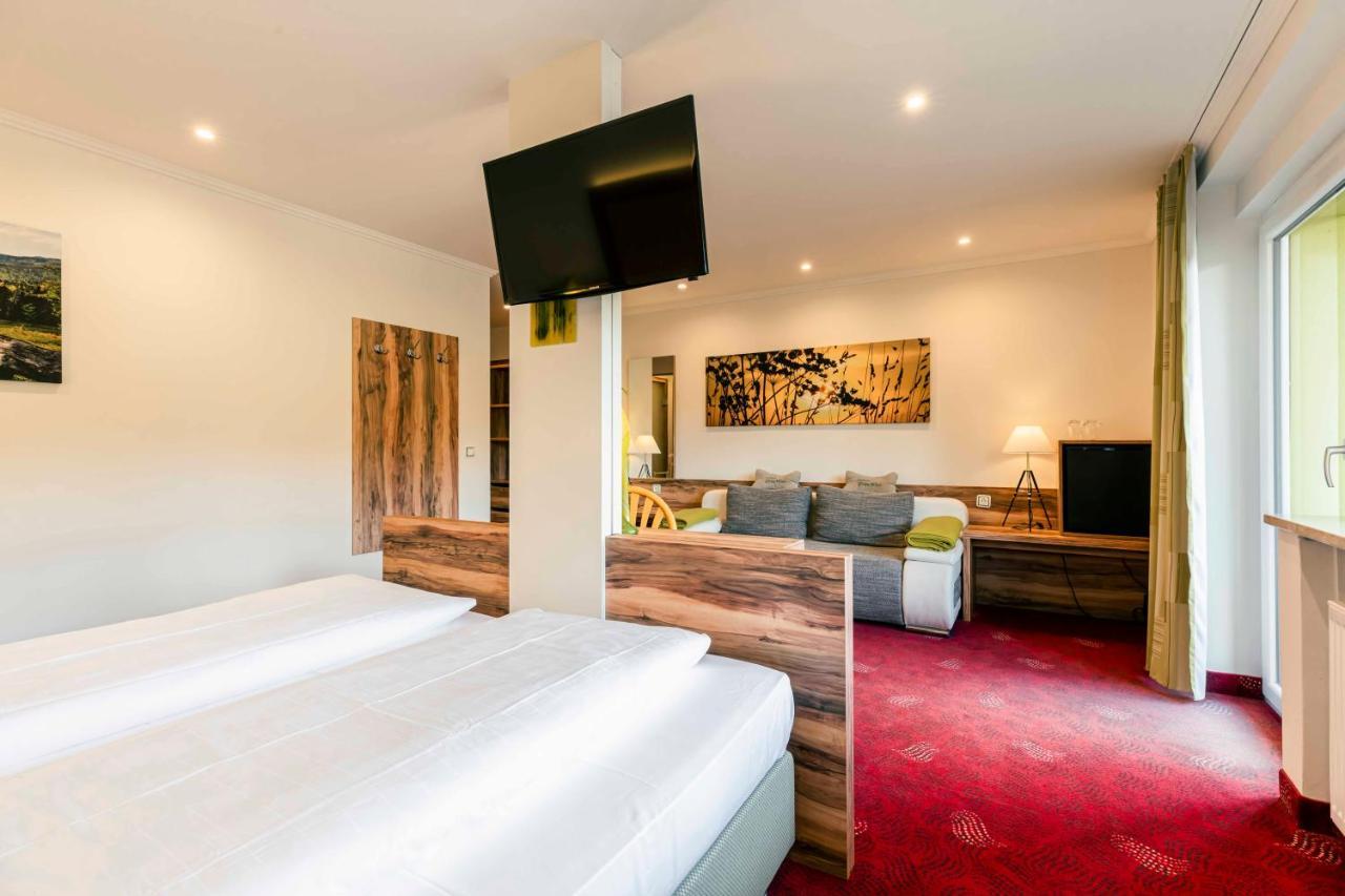 Landhotel Gruenwies -Bonsai-Wellness Garni (Adults Only) โลห์แบร์ก ภายนอก รูปภาพ