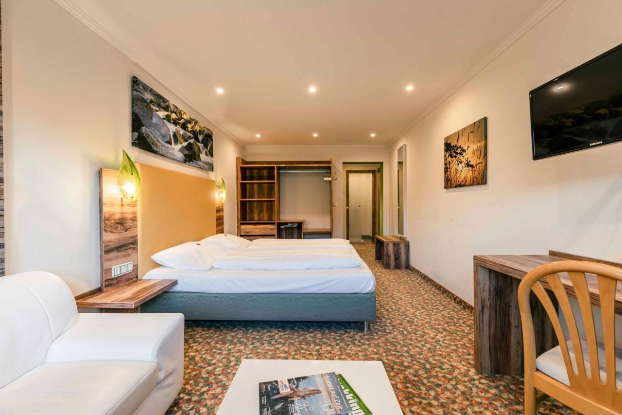 Landhotel Gruenwies -Bonsai-Wellness Garni (Adults Only) โลห์แบร์ก ภายนอก รูปภาพ