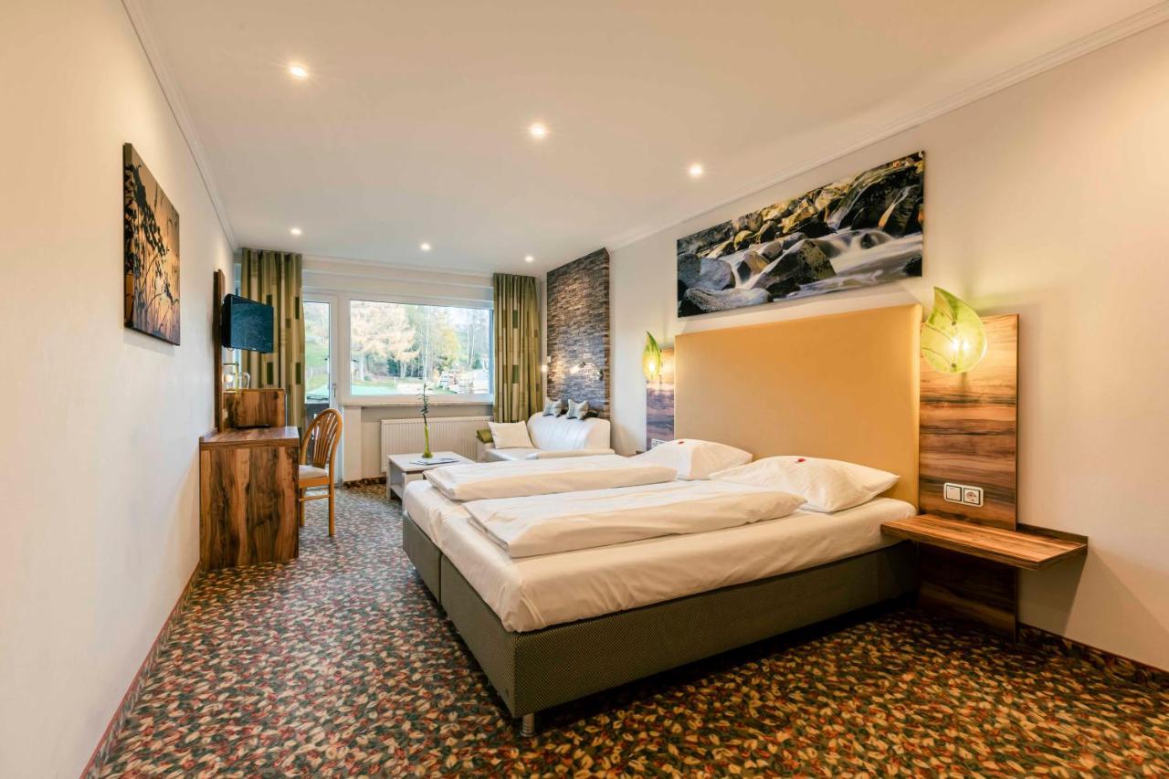 Landhotel Gruenwies -Bonsai-Wellness Garni (Adults Only) โลห์แบร์ก ภายนอก รูปภาพ