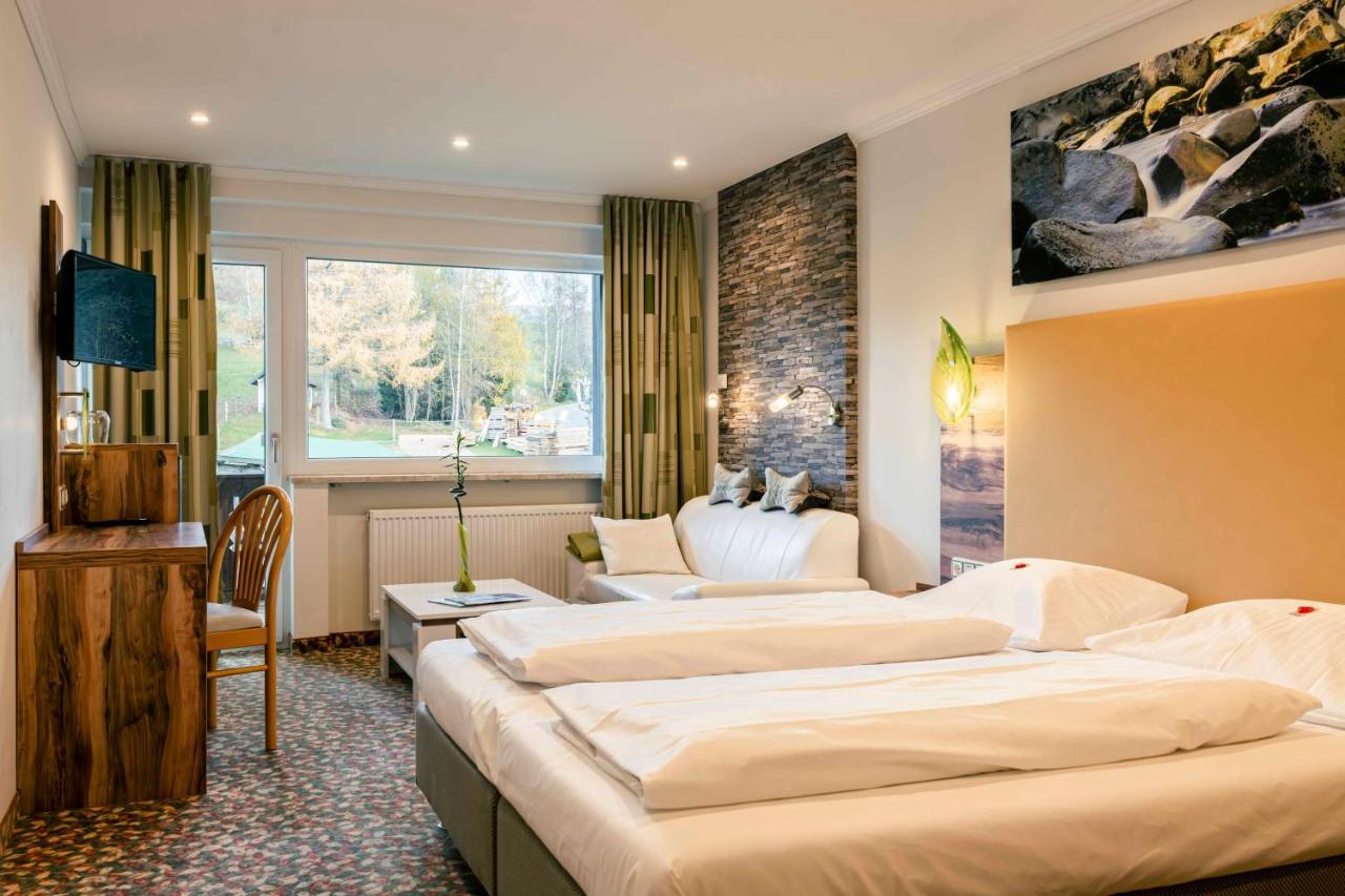 Landhotel Gruenwies -Bonsai-Wellness Garni (Adults Only) โลห์แบร์ก ภายนอก รูปภาพ
