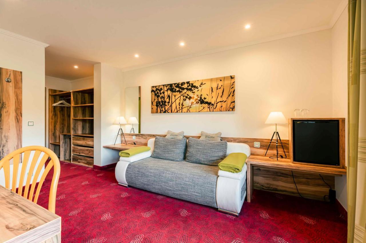 Landhotel Gruenwies -Bonsai-Wellness Garni (Adults Only) โลห์แบร์ก ภายนอก รูปภาพ