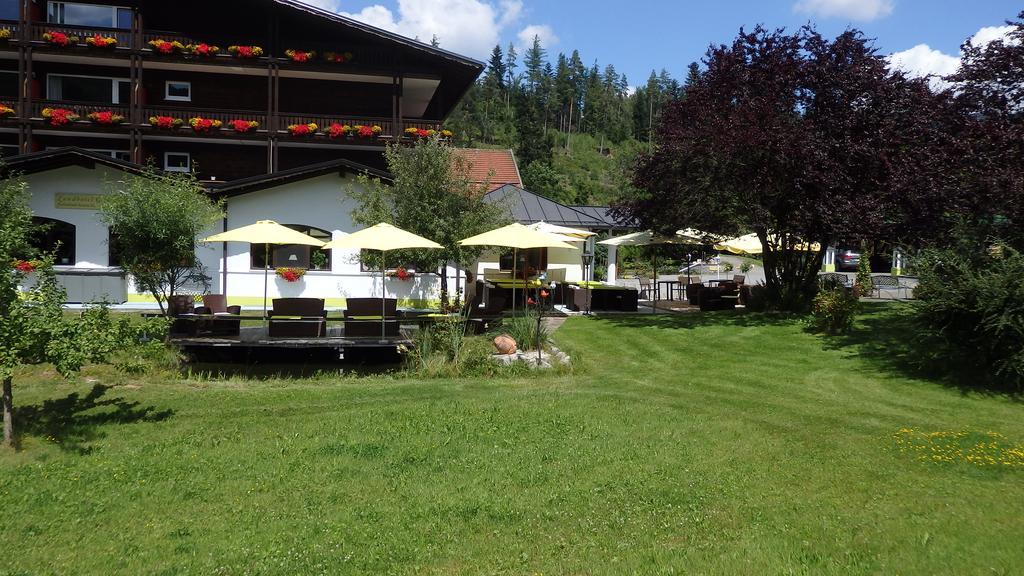 Landhotel Gruenwies -Bonsai-Wellness Garni (Adults Only) โลห์แบร์ก ภายนอก รูปภาพ